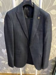 Ölçüsü - 48/6. Rəng - Boz. Dəst - Pencək, şalvar. Az geyinilmişdir lalafo.az -da Ölçüsü - 48/6. Rəng - Boz. Dəst - Pencək, şalvar. Az geyinilmişdir