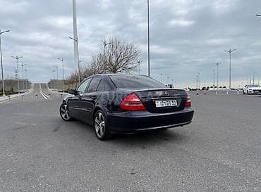 mersedes c klass: Mercedes-Benz E-Class sedan (W211) - Kuzov: qara rəng, 4 qapı, yüngül — 3