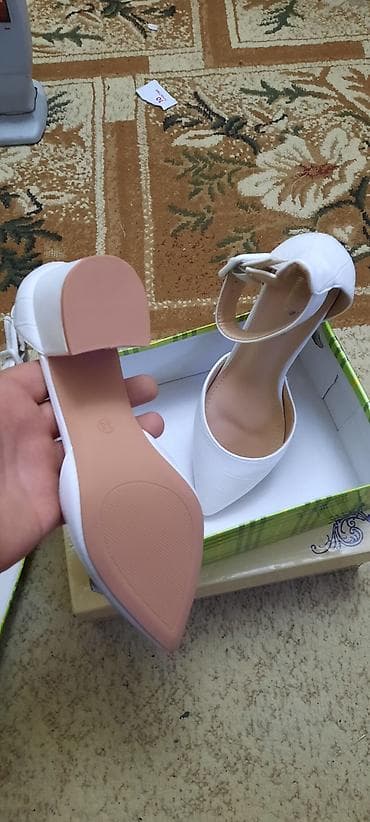 ayaggabı: Ölçü: 35.5, Yeni — 6