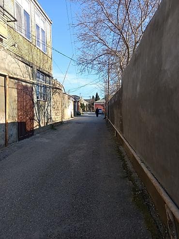 gence ev: 113 nömrəli avtobusun son dayanacagi.Satılır: iki mərtəbəli fərdi — 4