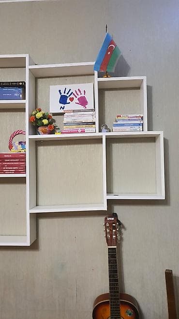 divar rəf: Kitab rəfi — 1