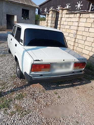 vaz 2107 arxa kapot: VAZ 2107, ağ rəng, sedan kuzov. Xüsusiyyətlər - Mexaniki sürətlər — 7