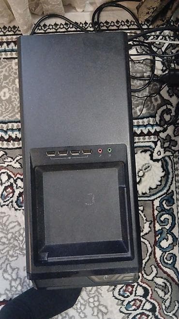 en ucuz netbook nerede: Acer Aspire masaüstü kompüter (qüllə) - Model: Acer Aspire (front — 3