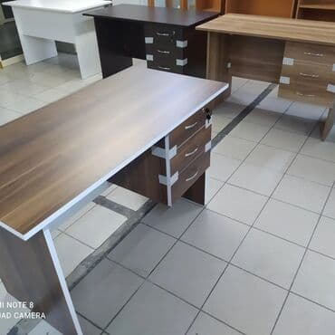 ofis masası 2. el: Yeni, İşçi üçün, Dördbucaq masa — 6