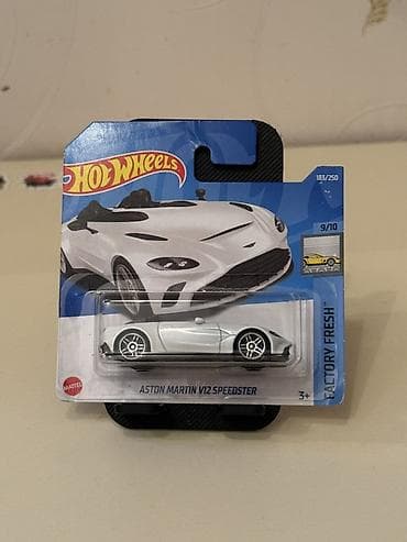 real gitara: Hot Wheels – Aston Martin V12 Speedster (Factory Fresh seriyası) - — 1