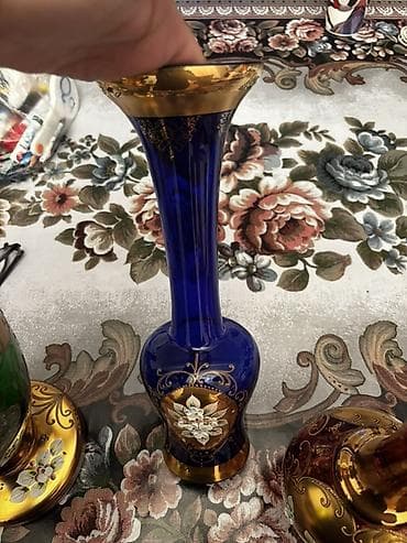 tebii guller: Vaza dəsti, Bogem şüşəsi — 1