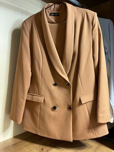 topik geyim: Kostum 40 manata satılır 3 defe geyinilib temiz ve seliqelidir — 2