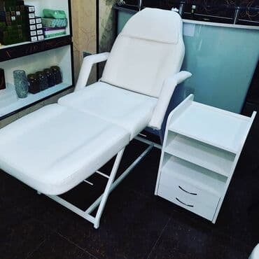 Kosmetoloji Kuşetka tam kreslo kimi olan. Çox keyfiyyətli bəsit sex