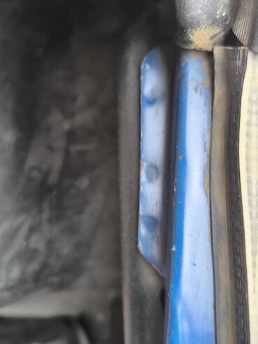 traktor yer qazan: VAZ 2107, mavi rəngli sedan Xüsusiyyətlər: - Kuzov: sedan, klassik — 19