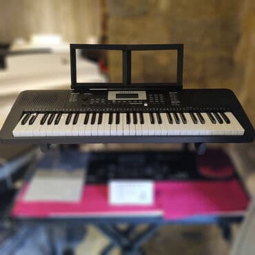 sintezator stoykası: Sintezator Kurzweil KP90L Polifoniya:32 Klavişlər:61 Səslər:580 — 1