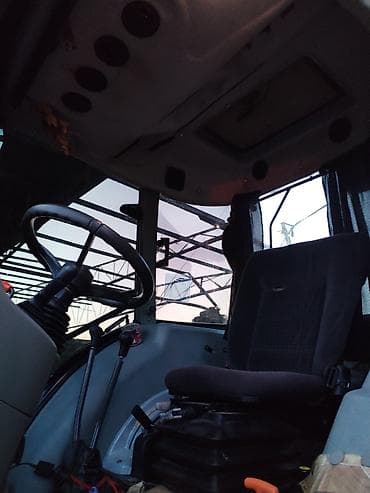 2107 arxa stoplar: Massey Ferguson traktor - Güclü ön ox və iri protektorlu təkərlər – — 8