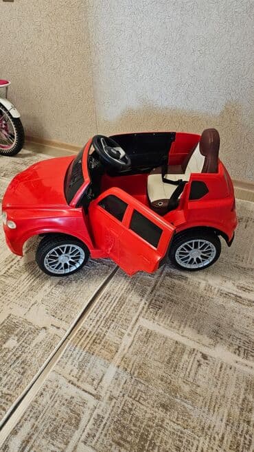 sədərək ticarət mərkəzi uşaq maşınları: Yenidir.Hediiye alinib hec istifade olunmayib.Hem pedalla,hem de — 4