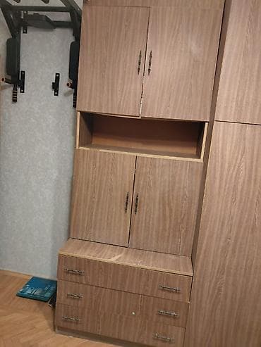 tekli carpayi: 4 ədəd mebel.Şkaf,yığılan stol,çarpayı və güzgülü masa.Hamısının — 1