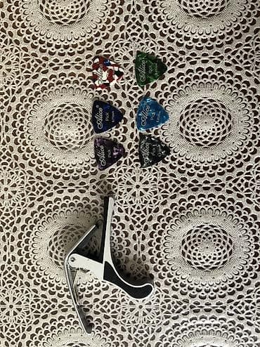 akustik gitara satisi: Akkustik gitar dəsti - Korpus: kəsikli (cutaway) akustik gövdə — 4