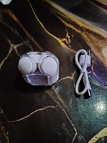 samsung a13 kabrolar: Tam simsiz qulaqlıq (TWS) dəsti - Şəffaf qapaqlı kompak geyim qutusu — 1