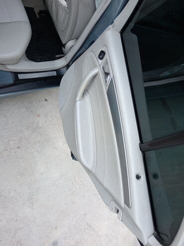 e 200: Mercedes-Benz 200: 1.8 l | 2006 il Sedan — 8