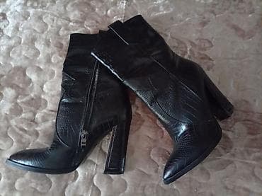 qızıl sırğalar 2018: Qadın üçün qara botilər - Material: parlaq deri effektli (krokodil — 2