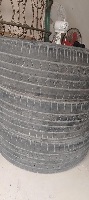 bmw diski: 4 ədəd avtomobil şini - Ölçü: 215/60 R17 - Yük/sürət indeksi: 96H - — 1