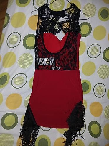 dekolte: Qirmizi qisa don. Bel dekolteli. Geyinilmiyib etiketi uzerinde. 38 — 2