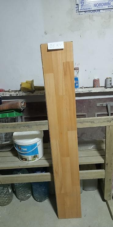 laminant parket: Laminat ikinci eldi yaxşi veziyyetdedi, 3 rengdedi texmini 60 kv,her — 3