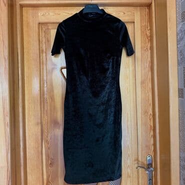 женское платье из вельвета: Qara məxmər don - Parça: yumşaq məxmər, yüngül parlaqlıqla - Rəng — 1