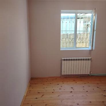 bar: 2 otaqlı həyət evi - Plan: dəhliz, 2 ayrı otaq, mətbəx, sanitar — 6