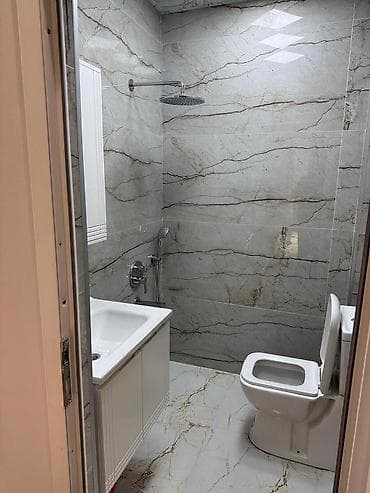 Mənzillər: İcarəyə verilir 3 otaqlı yeni tikili 102 m², 28 May m. Kateqoriya — 7