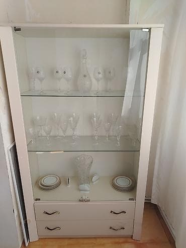 aptek vitrin: Şüşəli dolab vitrini — 2