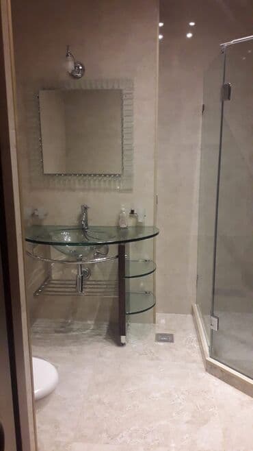 Kirayə mənzillər: Next to the winter Park, near the German pharmacy, in the new building — 10