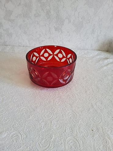sufre dekoru: Qırmızı kəsim naxışlı şüşə qab - Material: qalın şüşə - Rəng: tünd — 1