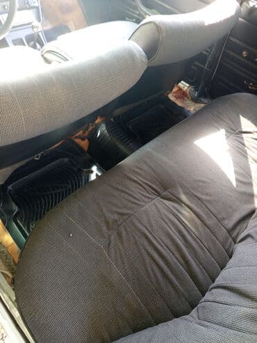 авто volkswagen: VAZ 2101, ağ rəngli sedan Xüsusiyyətlər: - Güclü və sadə mexaniki — 4