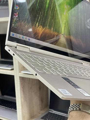 Lenovo: Lenovo Yoga, 15.6 ", Intel Core i7, 256 GB — 4