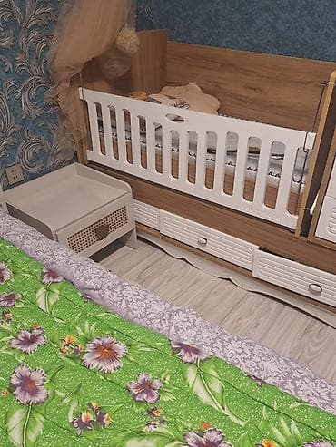 Oğlan və qız üçün, İşlənmiş, Dördbucaq, Beşik, Dəstsiz, Matras ilə, Yellənmə mexanizmsiz
