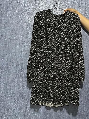 Qara rəngli, xırda ağ çiçək naxışlı qadın donu. - Model: uzunqollu lalafo.az -da Qara rəngli, xırda ağ çiçək naxışlı qadın donu. - Model: uzunqollu