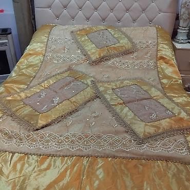 stul ustu: Yataq üçün Qaşlı rəng - Qızılı Yataq örtüyü — 4