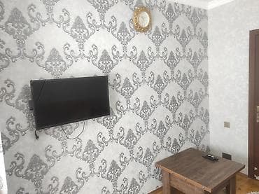 kafe icareye: Kirayə üçün mənzildə komfortlu qonaq otağı - İşıqlı, zövqlü dizaynlı — 3