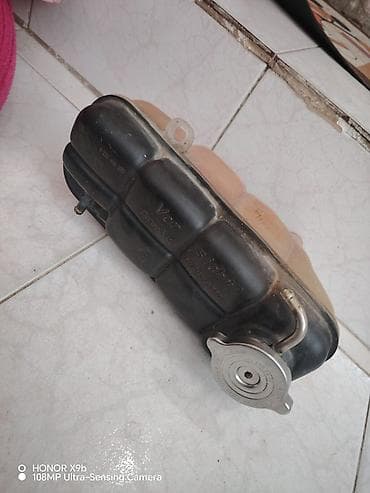 bmw 318ti compact: Mercedec w202 orgınal üsden çıxma qapağla bir yerde — 2