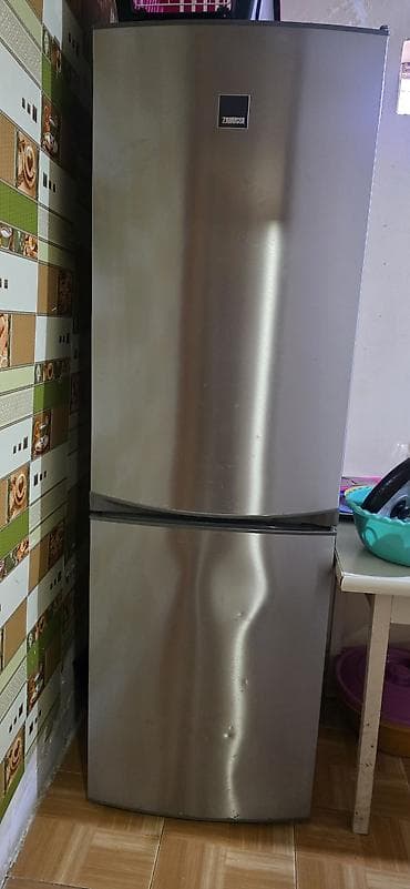 2 qapılı Zanussi Soyuducu Satılır, rəng - Gümüşü