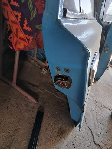 zil 130 dizel: VAZ “klassika” üçün ön sağ qapı komplekti - Rəng: açıq mavi - Korpus — 8