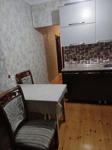 7 mikrorayon: Bakı, Qaraçuxur qəs., 2 otaqlı, Köhnə tikili, 60 kv. m — 9