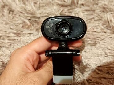Modemlər və şəbəkə avadanlıqları: Yeni webcam satılır. Görüntü keyfiyyəti: 1080p (HD) keyfiyyətli video — 1