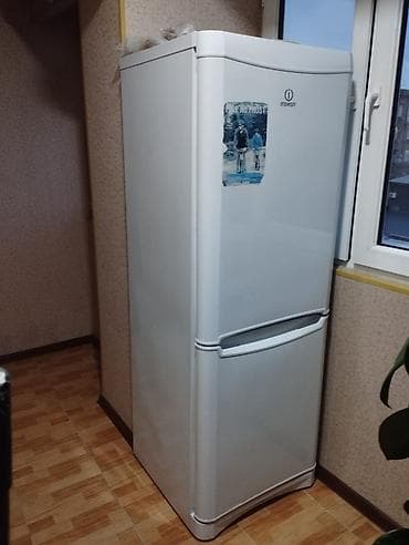 Техника для кухни: Б/у 2 двери Indesit Холодильник Продажа, цвет - Белый, Встраиваемый — 2