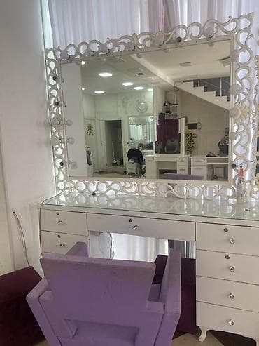 makiyaj stulu: Gözəllik salonu üçün vizaj/saç ustası dəsti - Böyük dekorativ — 9