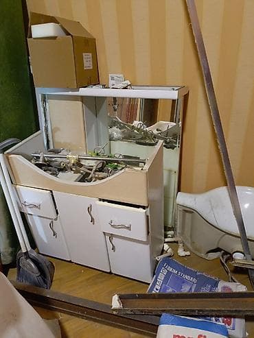 hamam ucun skaf: Moydadır çanağı ilə birlikdə qırığı sınığı yoxdur.qiymeti 80 azn — 1