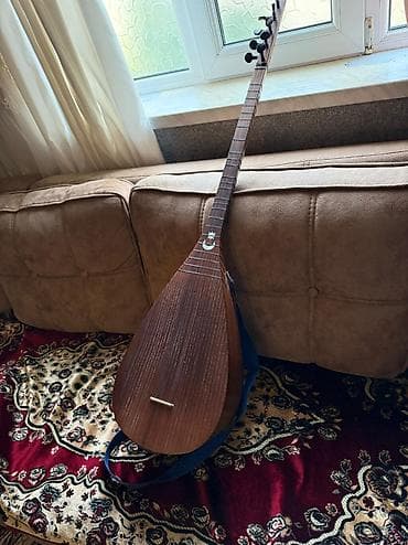 Elektro-bağlama (saz) – Türk/Azəri xalq çalğı aləti Xüsusiyyətlər: -