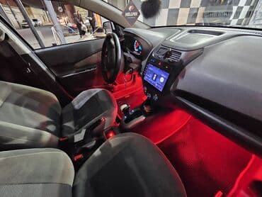 дом на колёсах: Chevrolet Cobalt sedan – ağ rəng, 4 qapı, geniş salon və iri baqaj — 4