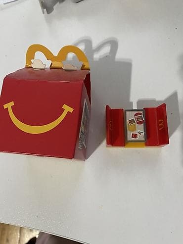 oyuncaq kuxna: McDonald’s Happy Meal oyuncağı – mini kafeterya oturacaq dəsti - — 1
