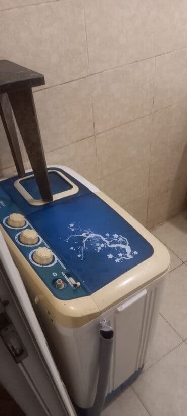 снять комнату в общежитии: Kirayə üçün sadə, işıqlı otaq. - Tək nəfərlik çarpayı, döşək və — 7