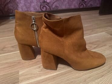 botlar: Bershka, Ölçü: 39, rəng - Qəhvəyi, Yeni — 1