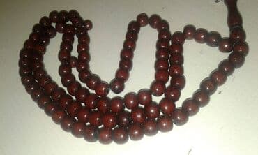 uzuk satışı: Təsbəhlər satılır. Biri 10 manat — 4